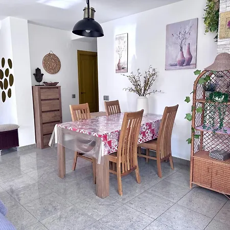 Acogedor Cerca De La Playa Y El Centro Con Aire Acondicionado Y Parking - Es-373-59 *